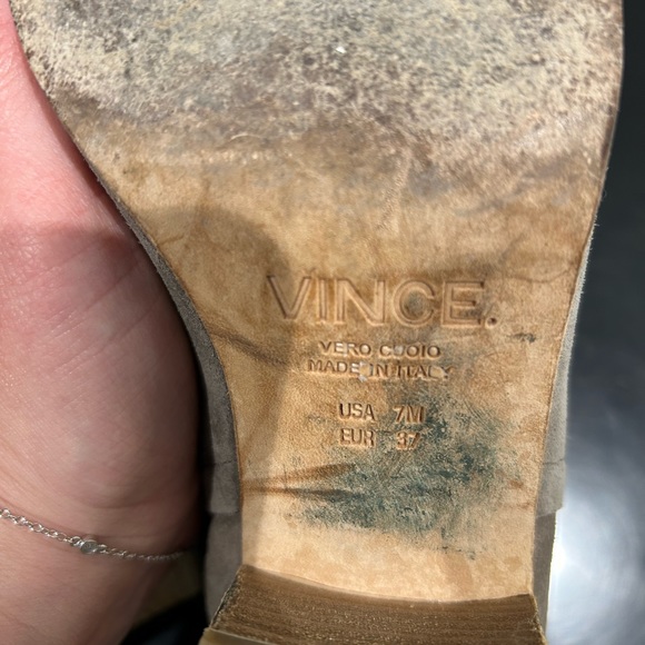 Size 37 suede light tan/grey ankle boot. VINCE - Picture 5 of 5